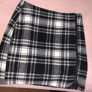 hollister plad mini skirt